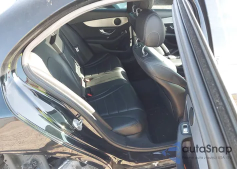 2019 Mercedes-Benz C 300 из США, поврежденный, VIN 55SWF8DB1KU318960